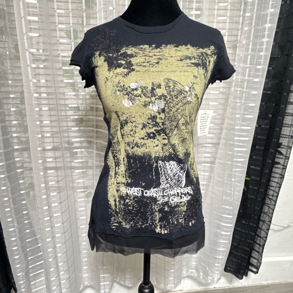 Chic Black and Gold Graphic Women's Tee